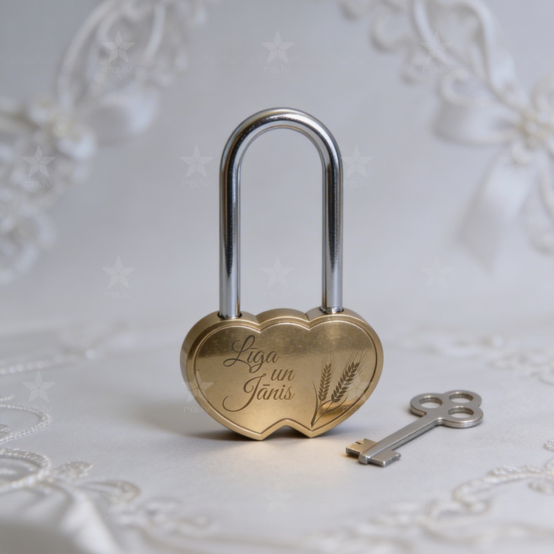 Kāzu slēdzene sirds formā ar gravējumu